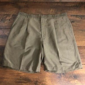 Greg‎ Norman Pleated Shorts - Size 38